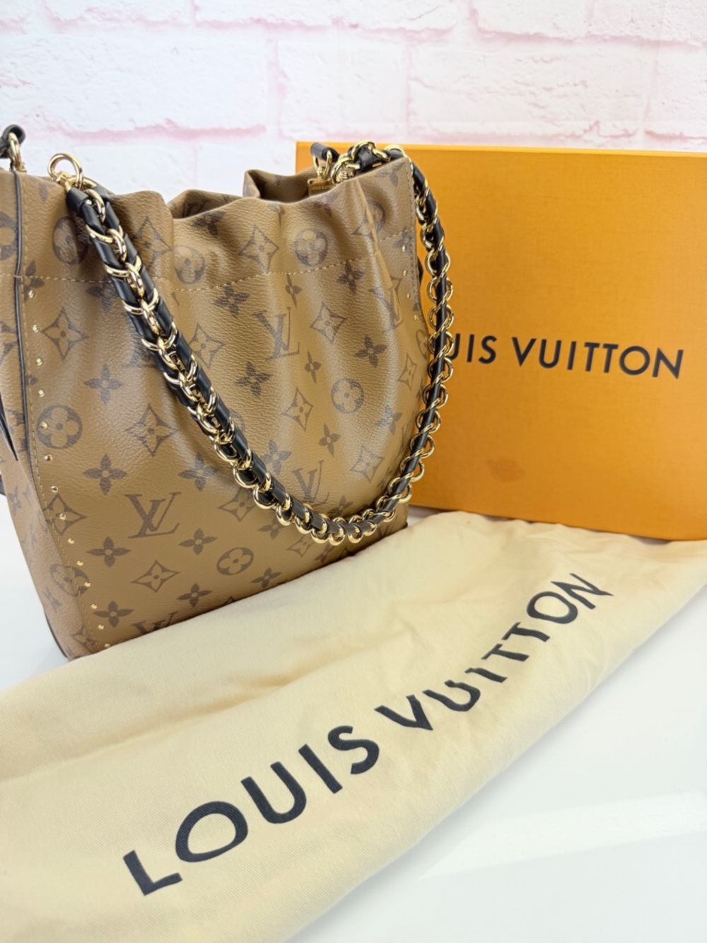 Louis Vuitton Noe Trunk PM Reverse Monogram Chain-Trim Shoulder Bucket Bag - Picture 12 of 13
